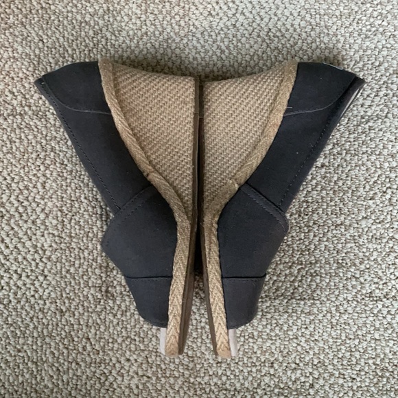 TOMS Wedges Espadrilles Ash Gray Canvas Women’s size 10 - Picture 5 of 9